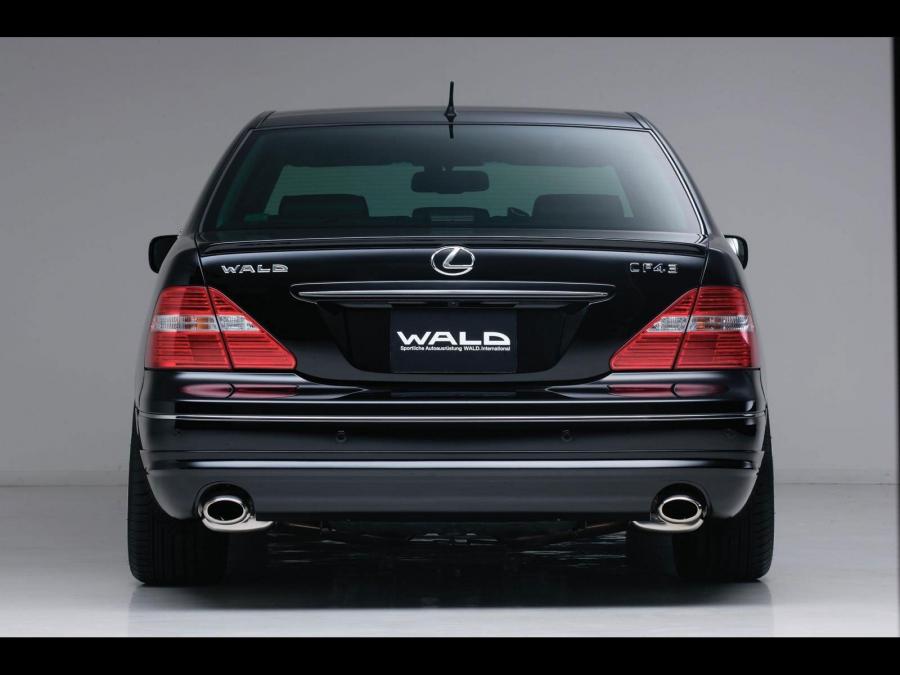  Lexus LS430 CF43 by Wald 2004 года  (фото 6 из 9)